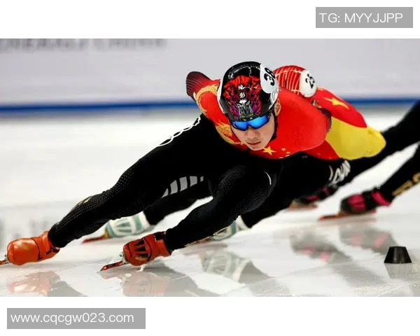 中国选手包揽短道速滑世界杯前三,场馆欢呼雷动